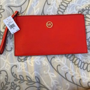 michael kors wrist bag